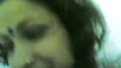 Sötét hajú pornfilmek interjúalany szar egy tini férfi farkát
