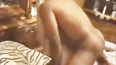 Busty sexfilmek ingyenes lány Igazi Amatőr farkát szopja